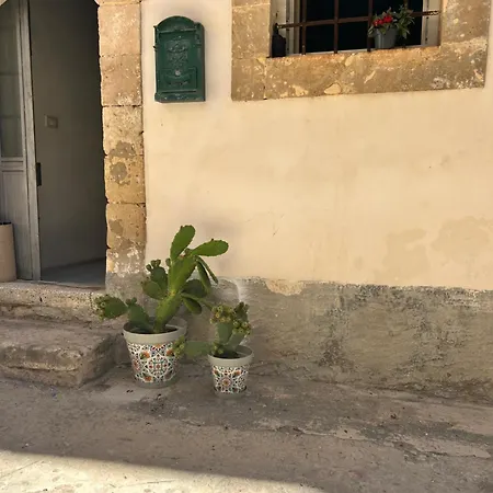 La Naca Piede A Terra * Noto